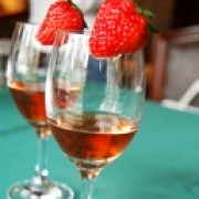 【草莓酒】的功效与作用_【草莓酒】的营养价值_食材百科