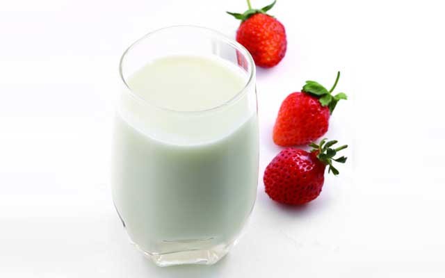 蛋、奶：乳制品：【纯牛奶】的功效与作用_【纯牛奶】的营养价值_食材百科图片